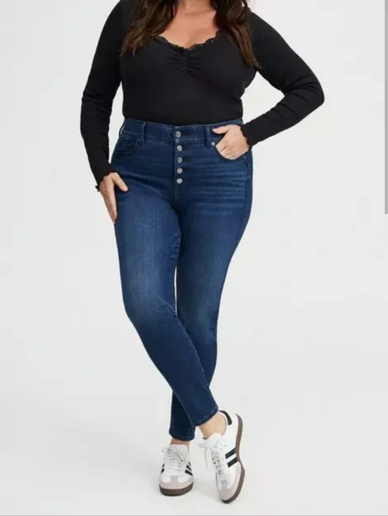 Torrid Bombshell Skinny Premium Stretch Size 10T - Picture 1 of 9